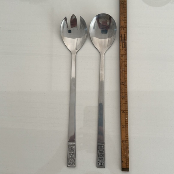 MIDCENTURY SALAD SERVERS - Picture 2 of 4